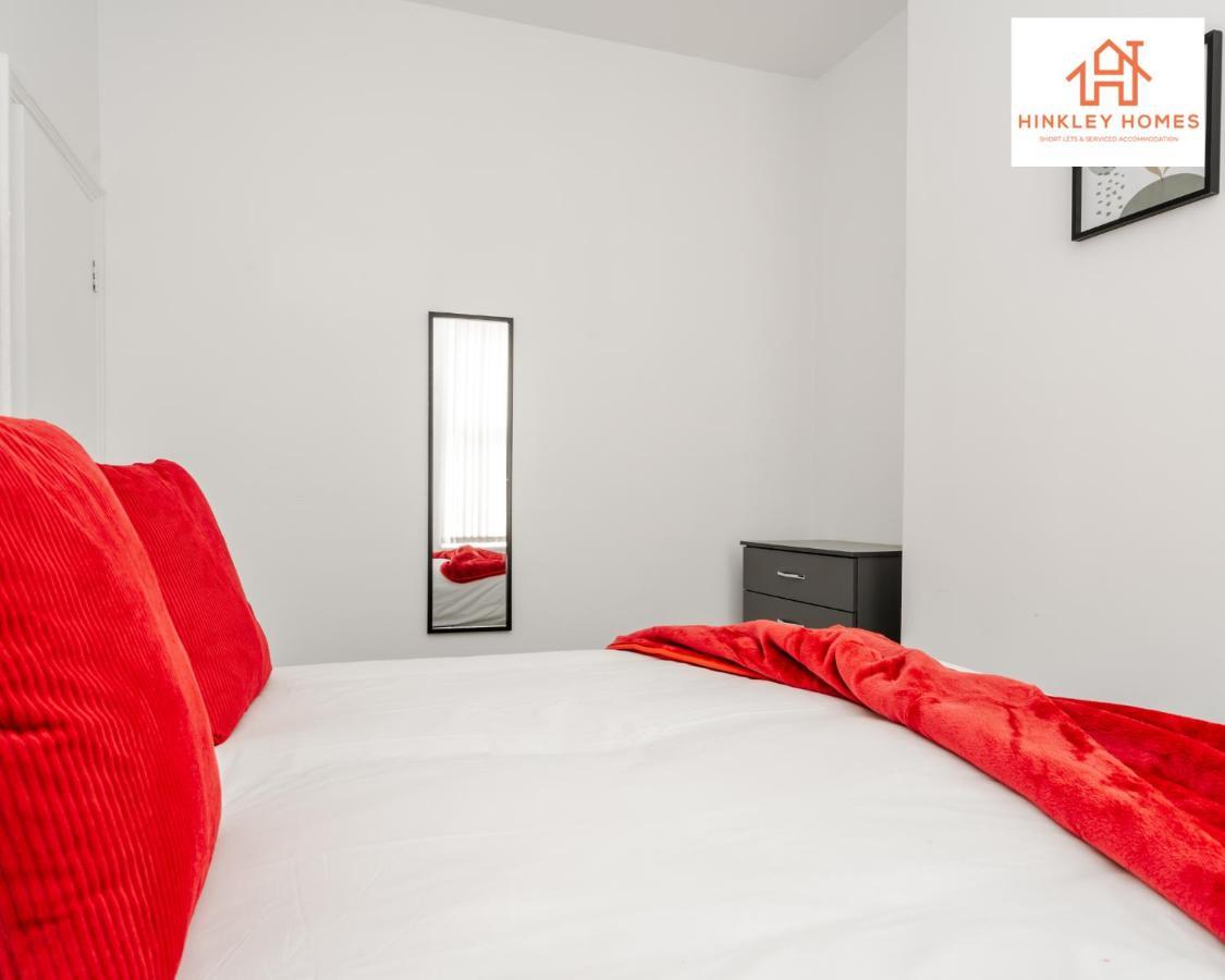 Stylish Home: Free Wifi & Parking By Hinkley Homes Apartment *