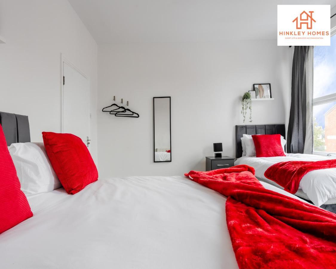 Stylish Home: Free Wifi & Parking By Hinkley Homes Apartment *