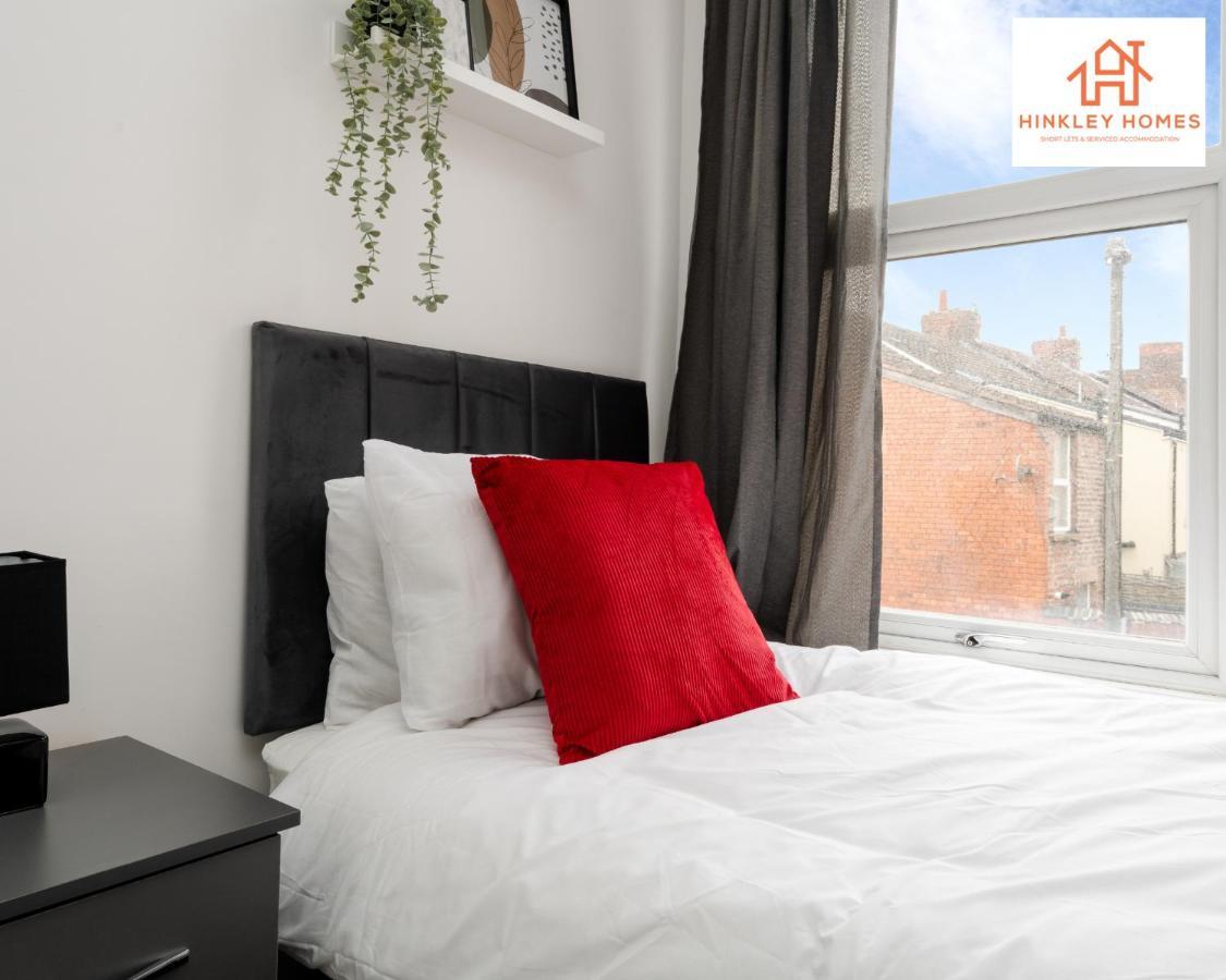 Stylish Home: Free Wifi & Parking By Hinkley Homes Apartment *