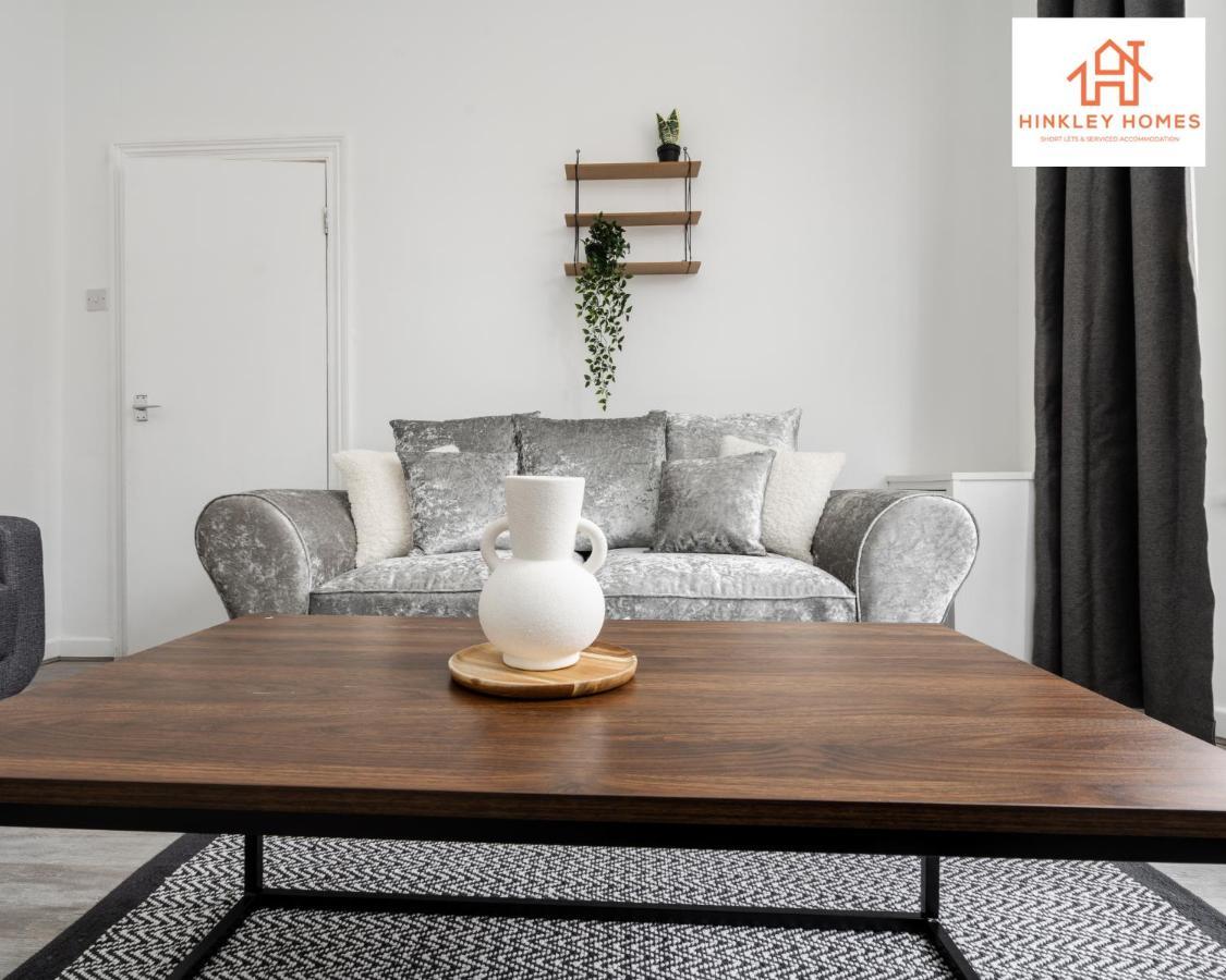 Apartment Stylish Home: Free Wifi & Parking By Hinkley Homes