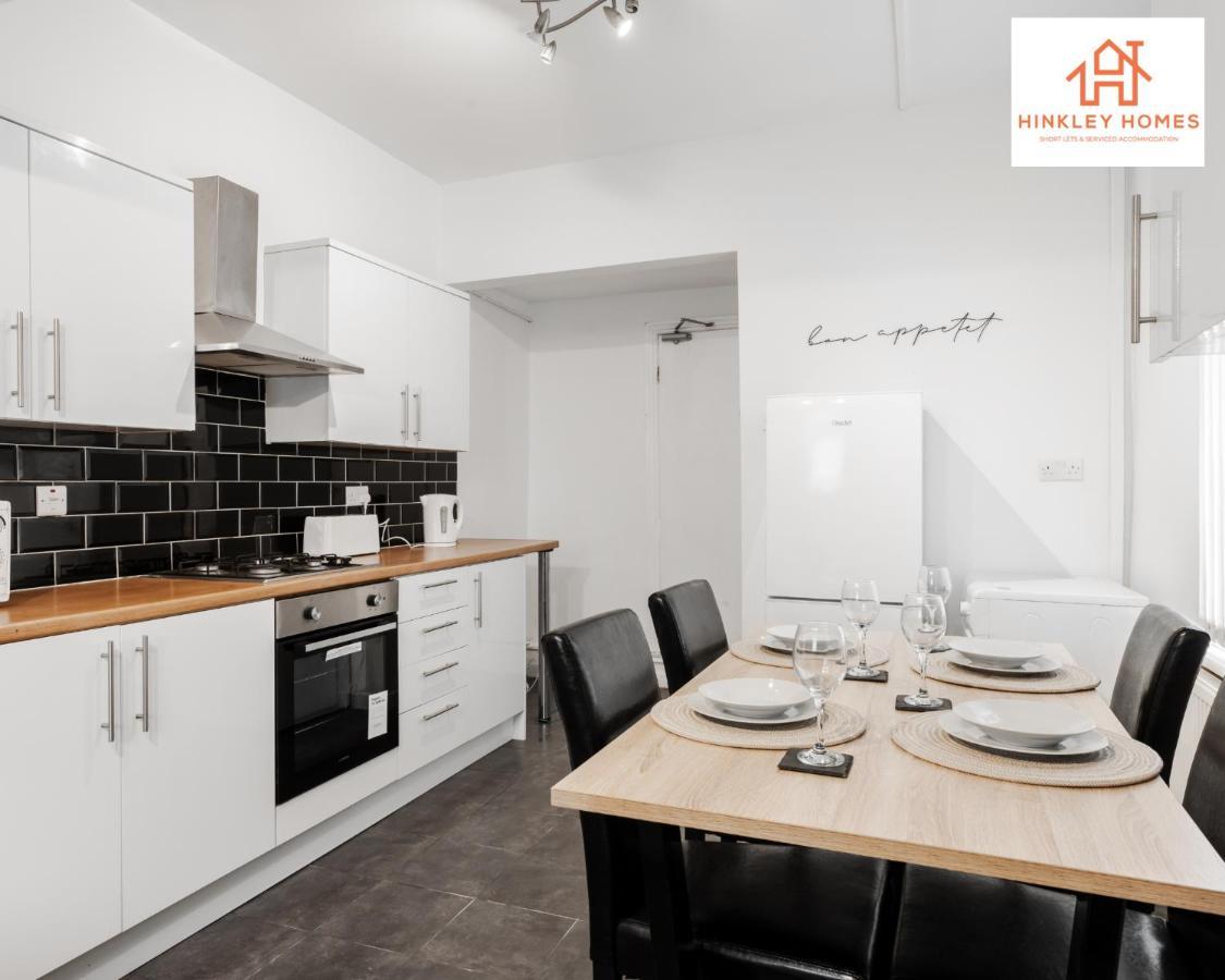 Stylish Home: Free Wifi & Parking By Hinkley Homes * Liverpool