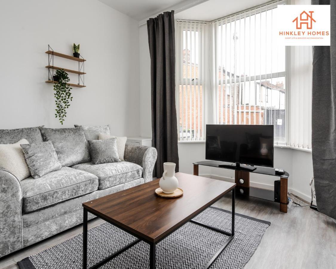 Stylish Home: Free Wifi & Parking By Hinkley Homes Apartment *